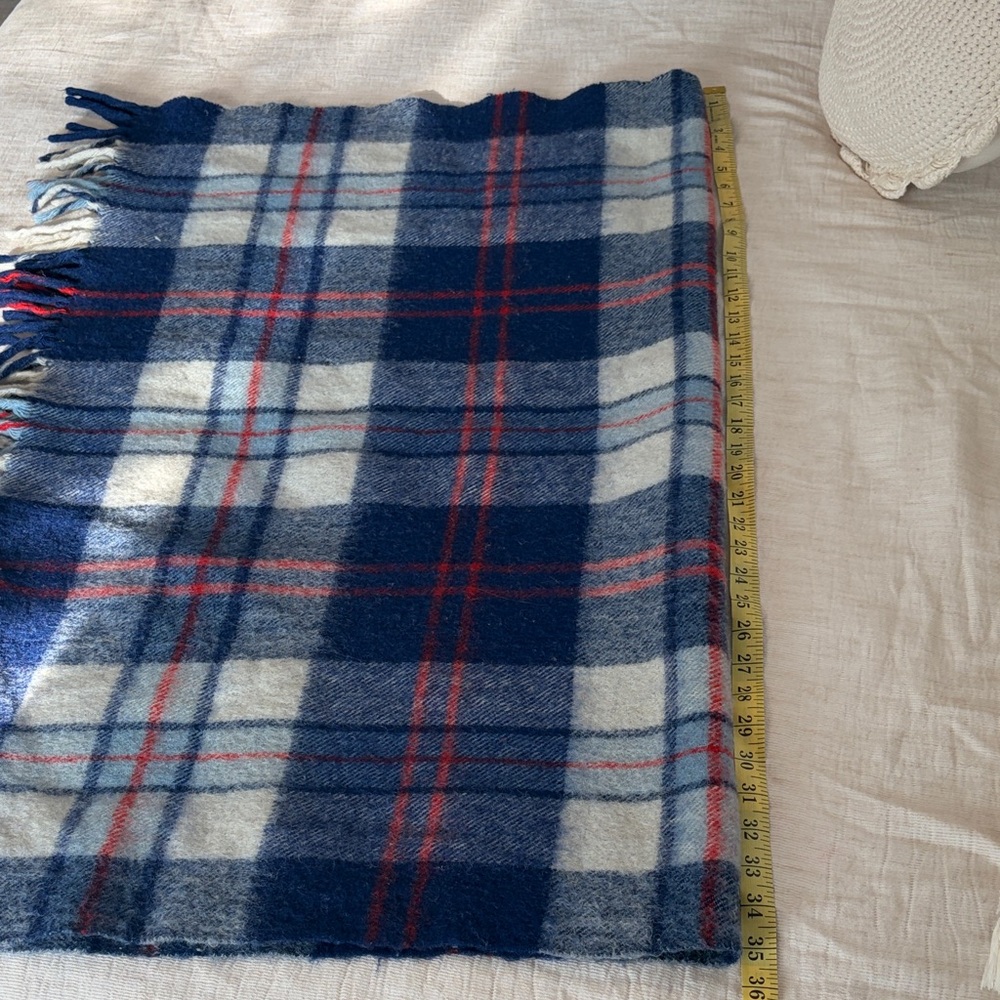 Vintage Tartan Plaid Wool Fringe Throw Blanket - Picture 4 of 6
